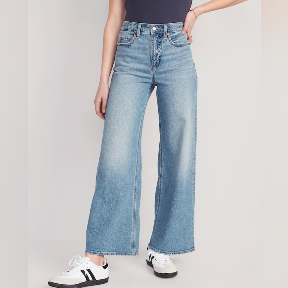 NWOT! Old Navy Extra High Waisted A-Line Wide Leg Jeans